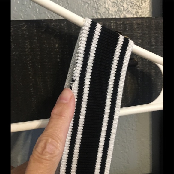 Banana Republic Off the Shoulder Top - Picture 4 of 6